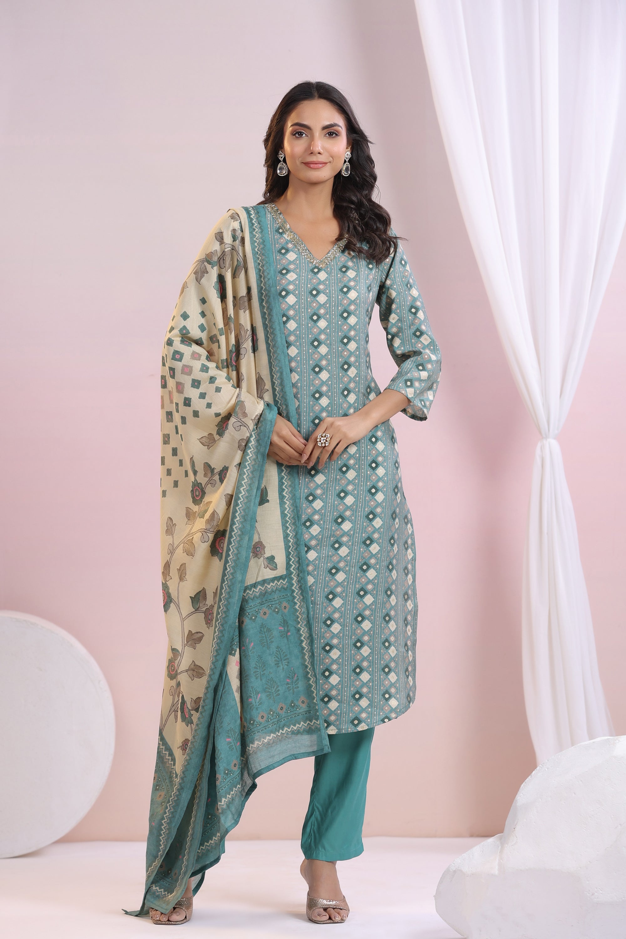 Green Geometric Printed Russian Silk Kurta Pant Set with Floral Dupatta