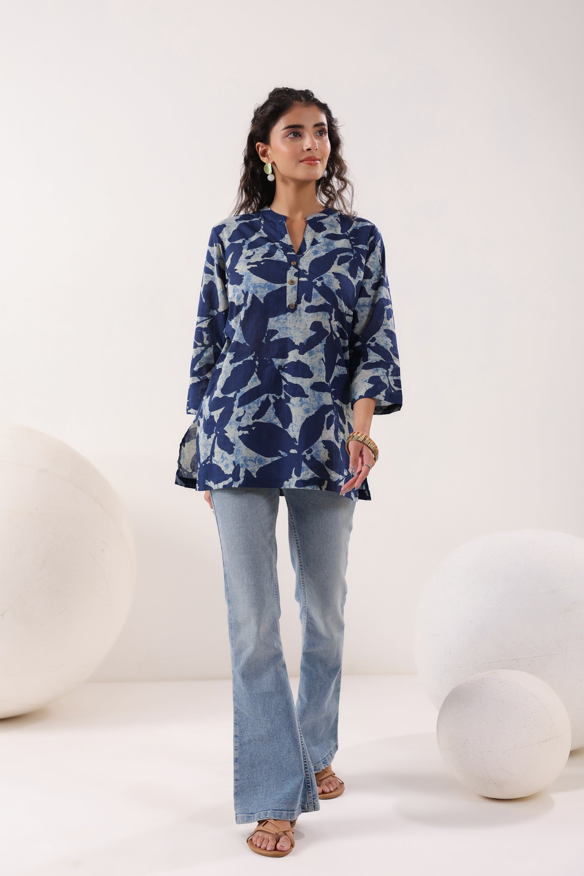 Blue Leaf-Pattern Cotton Top