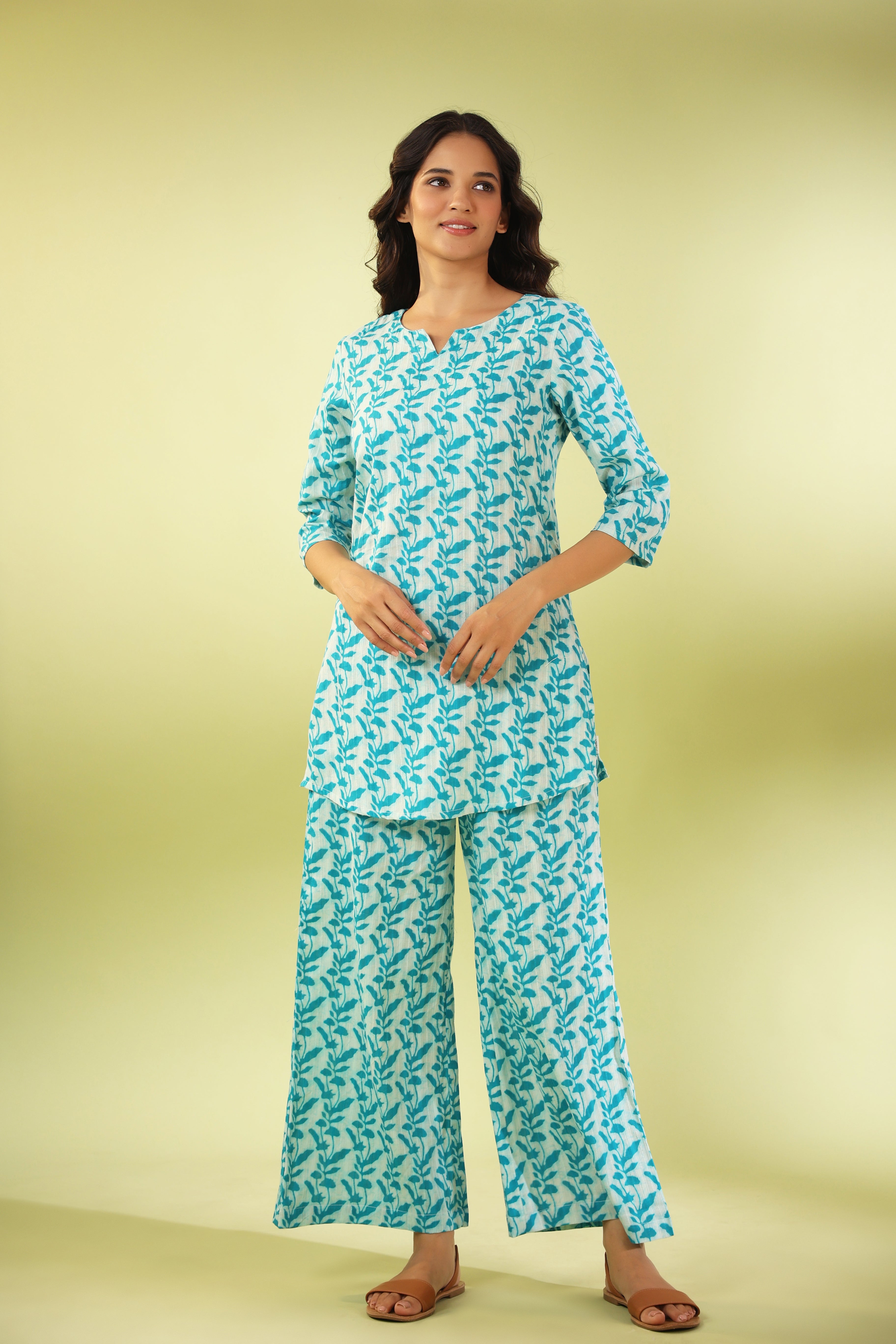 Turquoise Vine on White Cotton Loungewear Set