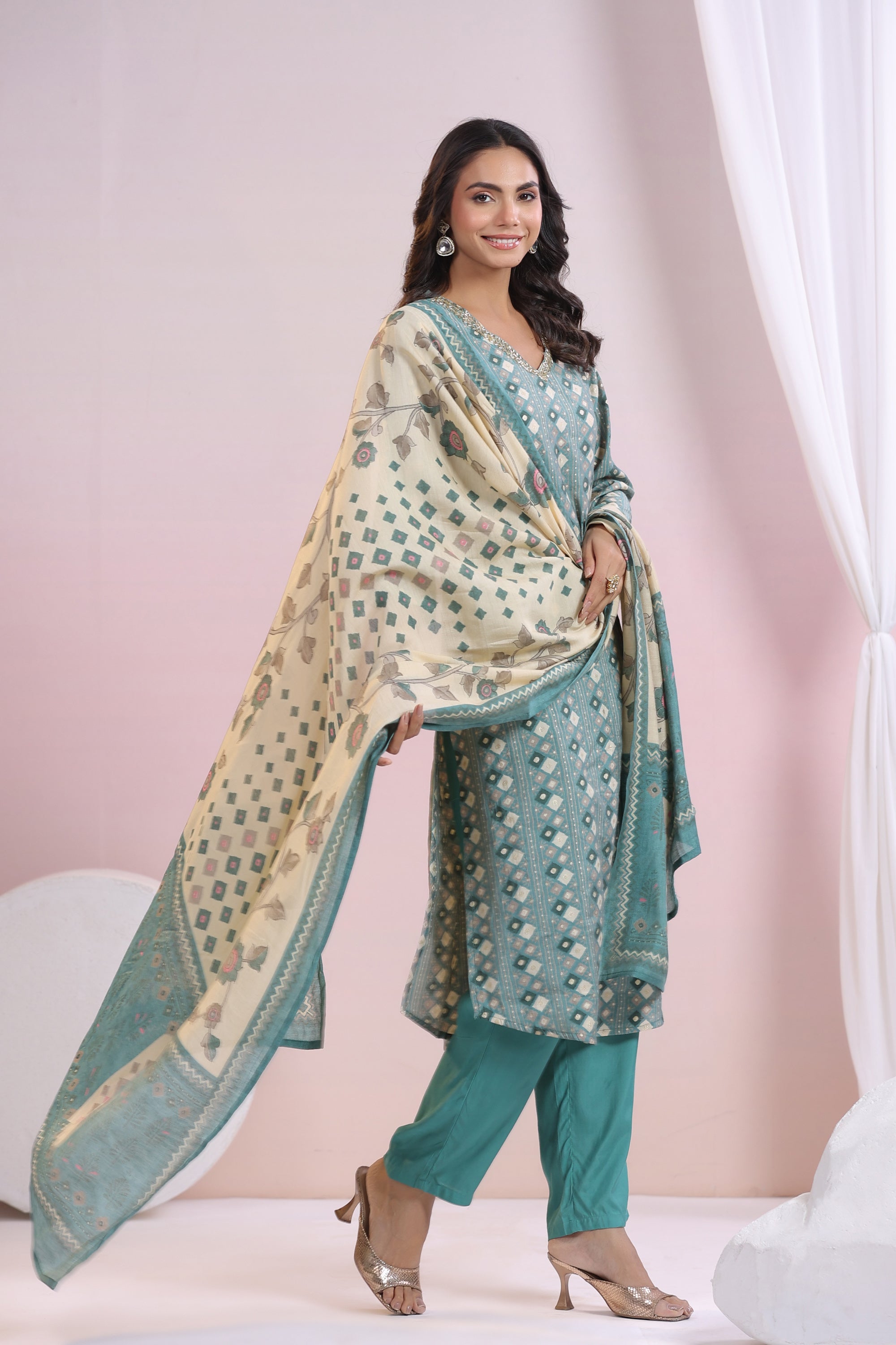 Green Geometric Printed Russian Silk Kurta Pant Set with Floral Dupatta