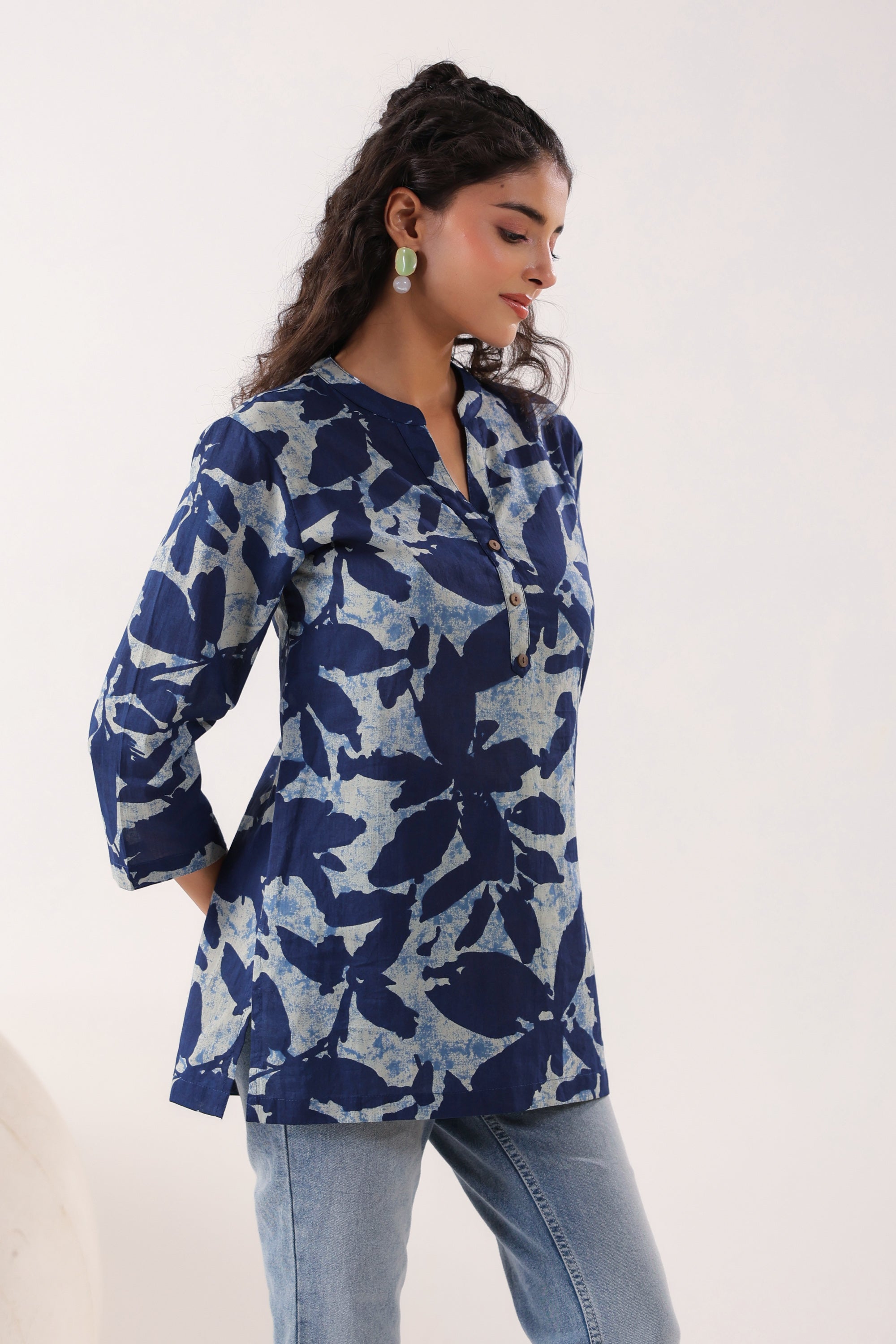 Blue Leaf-Pattern Cotton Top