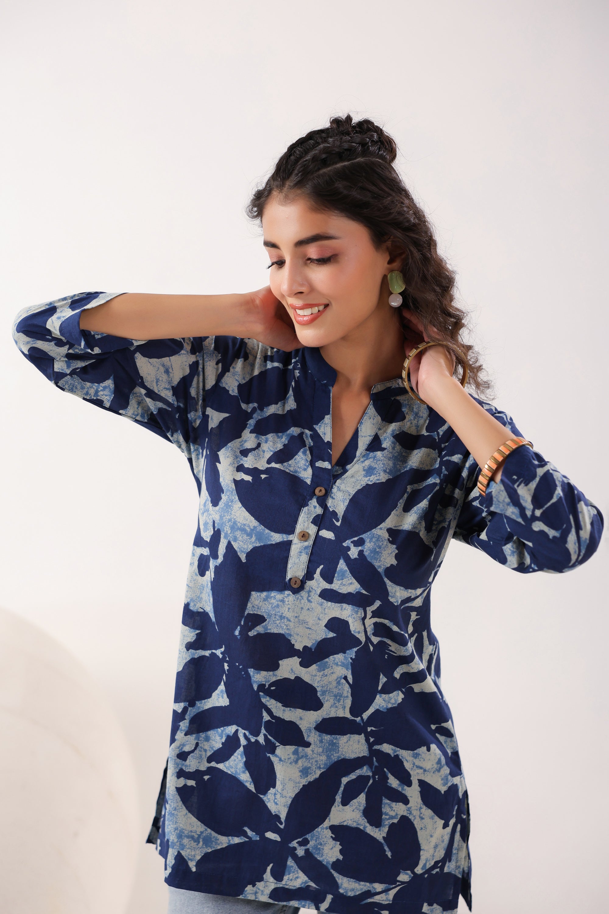 Blue Leaf-Pattern Cotton Top