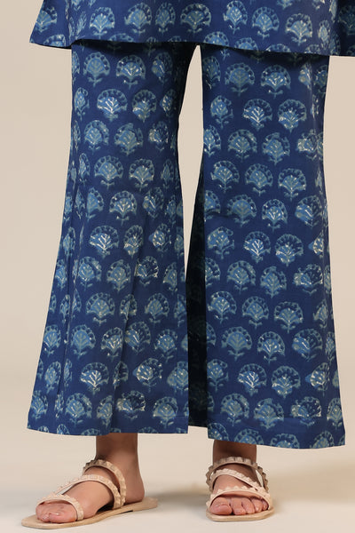Stamped Motifs on Blue Collared Cotton Loungewear Set
