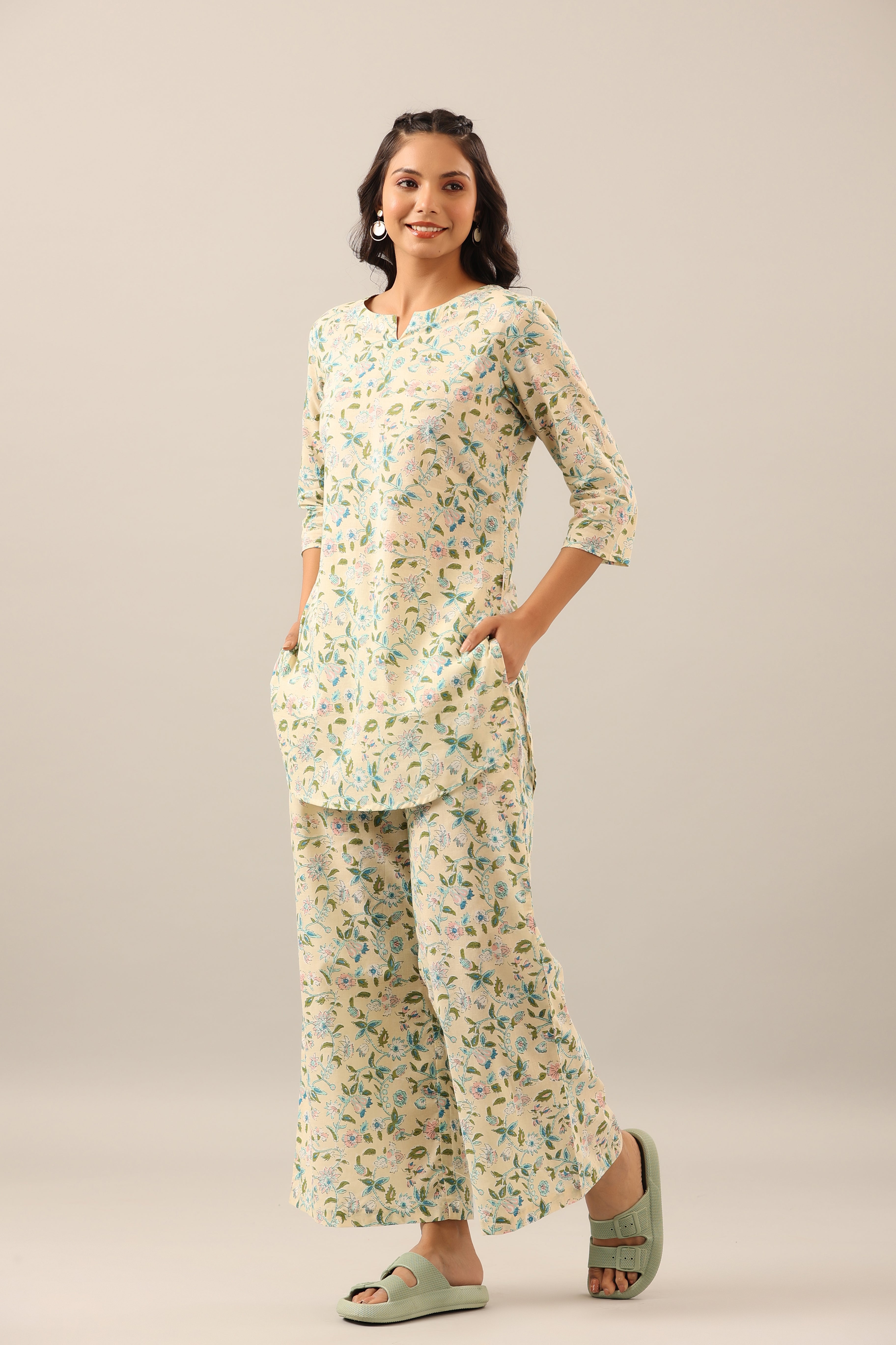 Winter Land On White Cotton Palazzo Loungewear Set