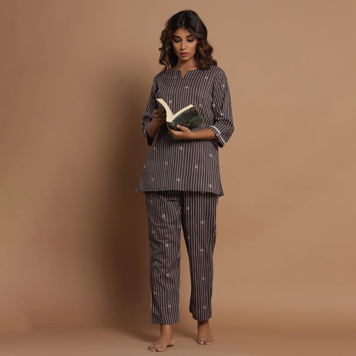 Stroked Rings on Grey Loungewear JISORA