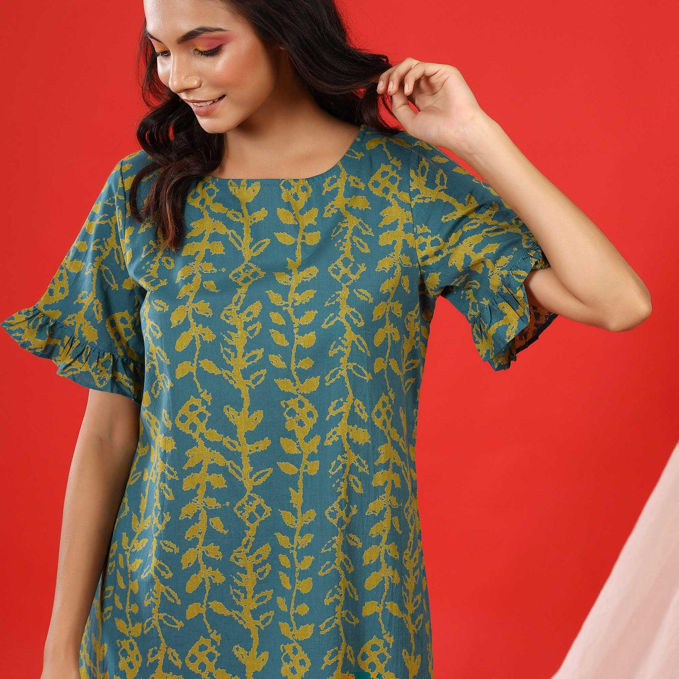 Flowing Leaves on Green T-Shirt Dress