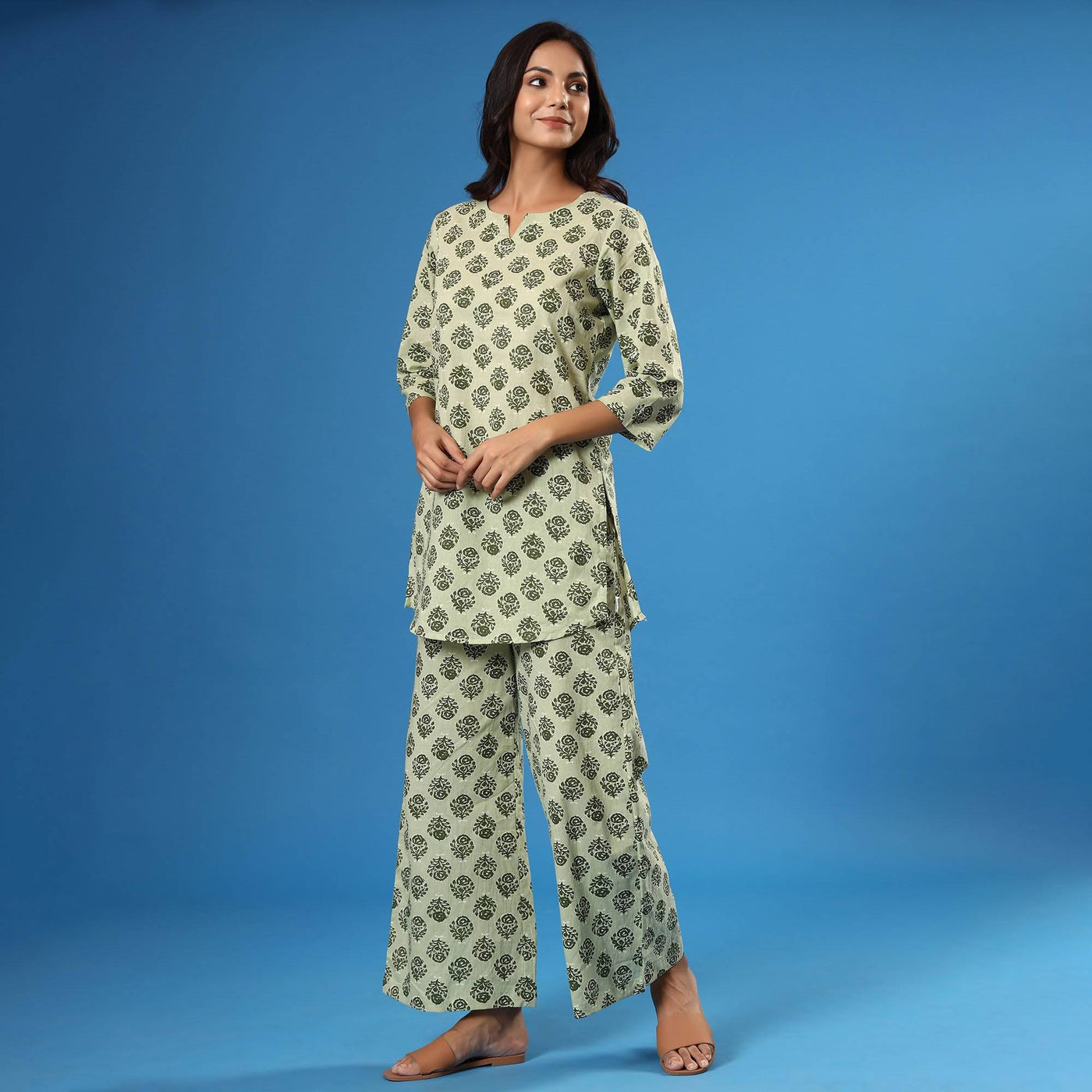 Bloomed Roses on Green Loungewear JISORA
