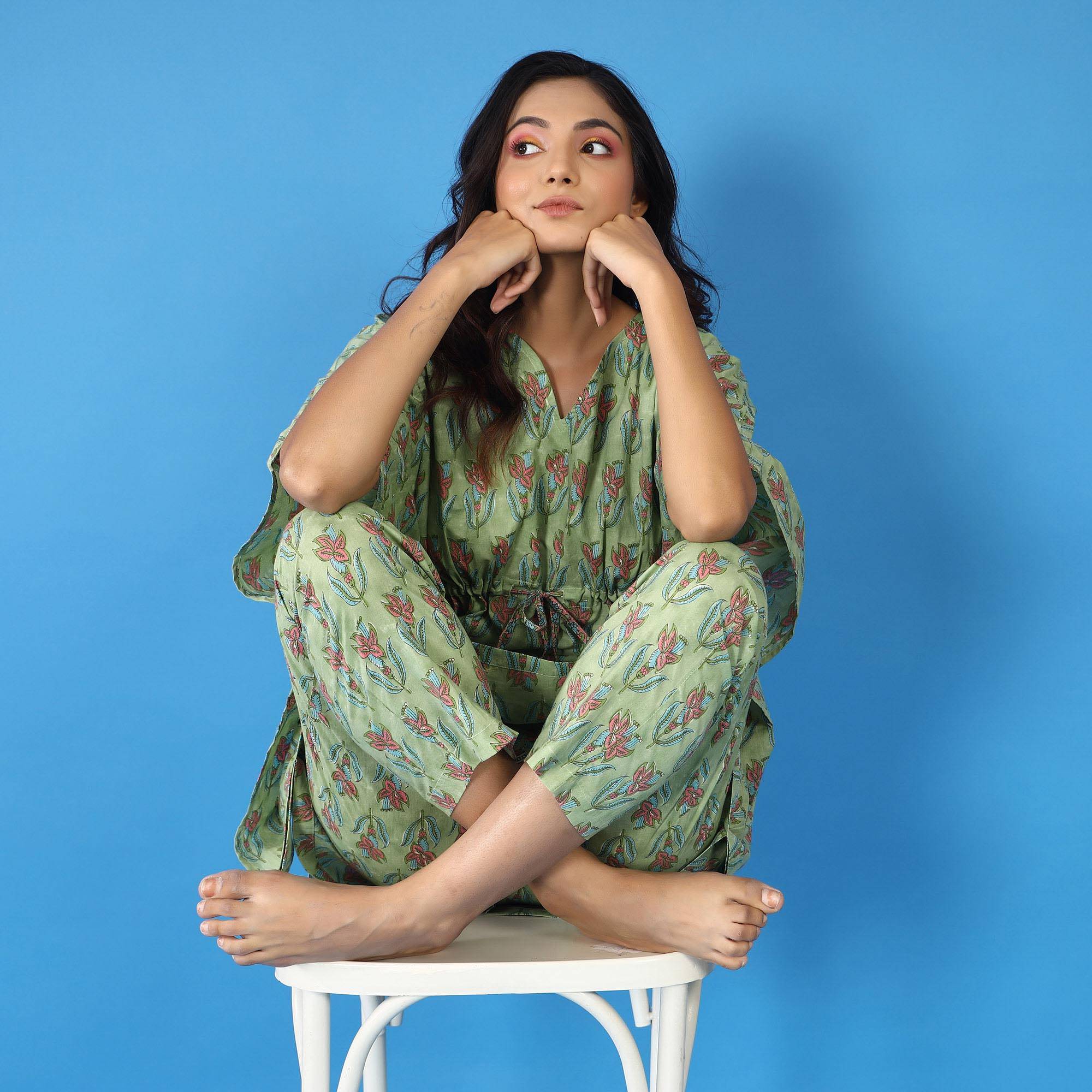 Bloomed Hibiscus on Green Kaftan Pyjama