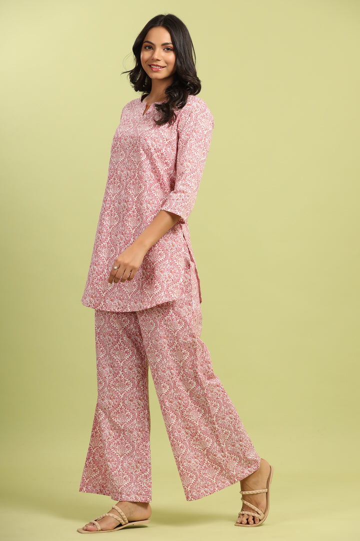 Pink Jharokha’s on White Cotton Loungewear Set