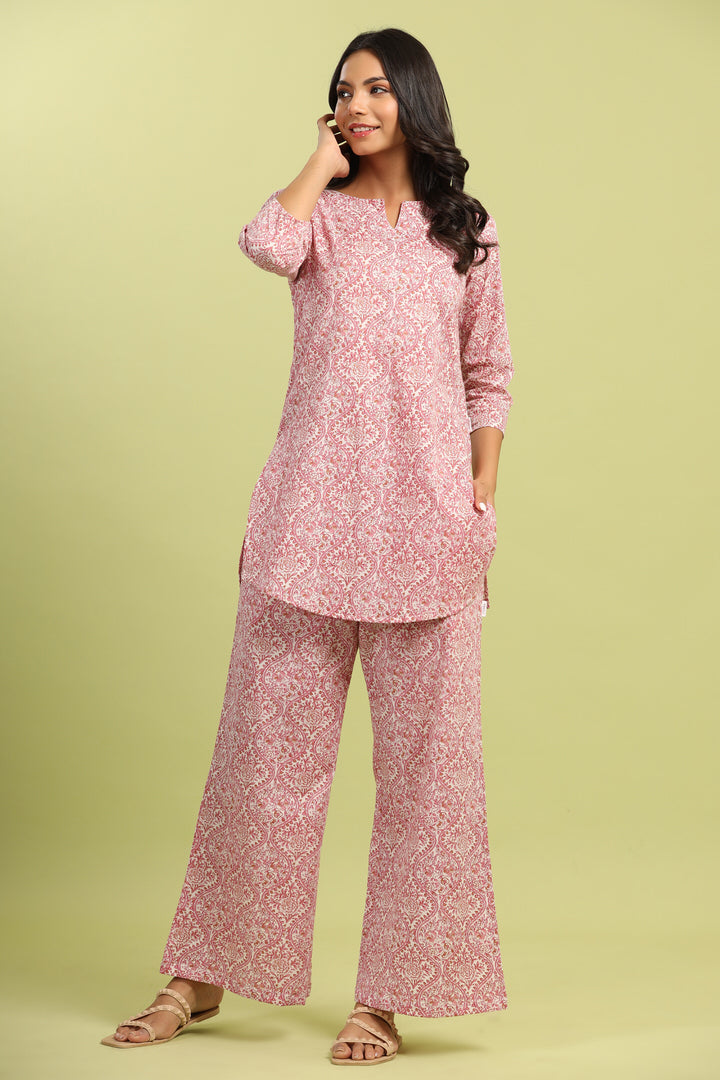 Pink Jharokha’s on White Cotton Loungewear Set