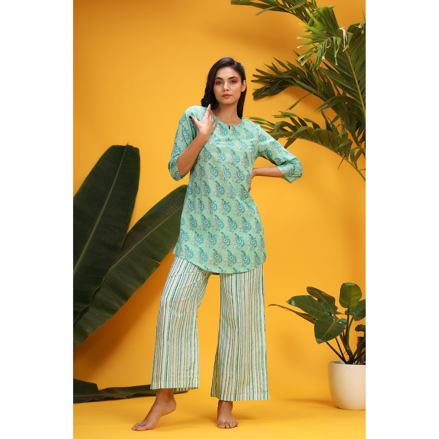 Garland with Contrast Stripes on Green Loungewear