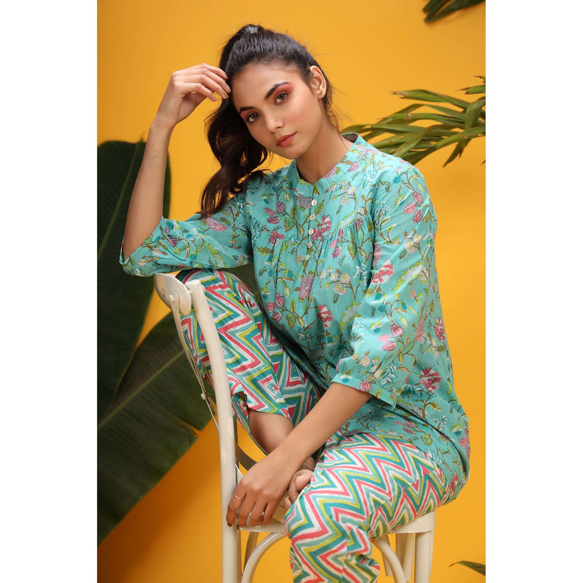 Floral Jaal On Blue Loungewear