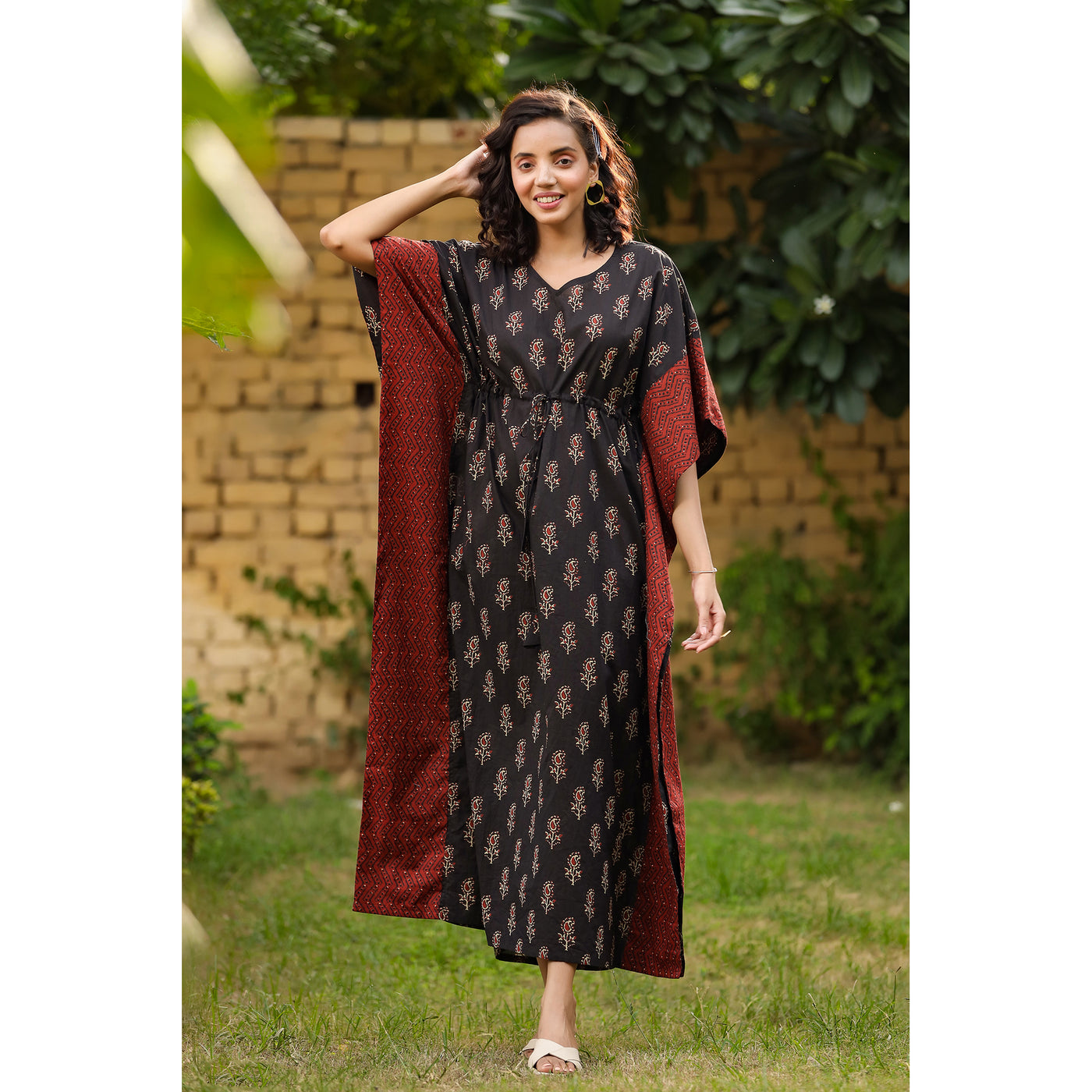 Rose Buds On Black Kaftan JISORA