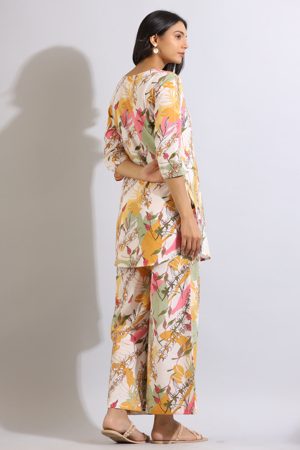 Abstract Leaves on Off-white Cotton Loungewear Set