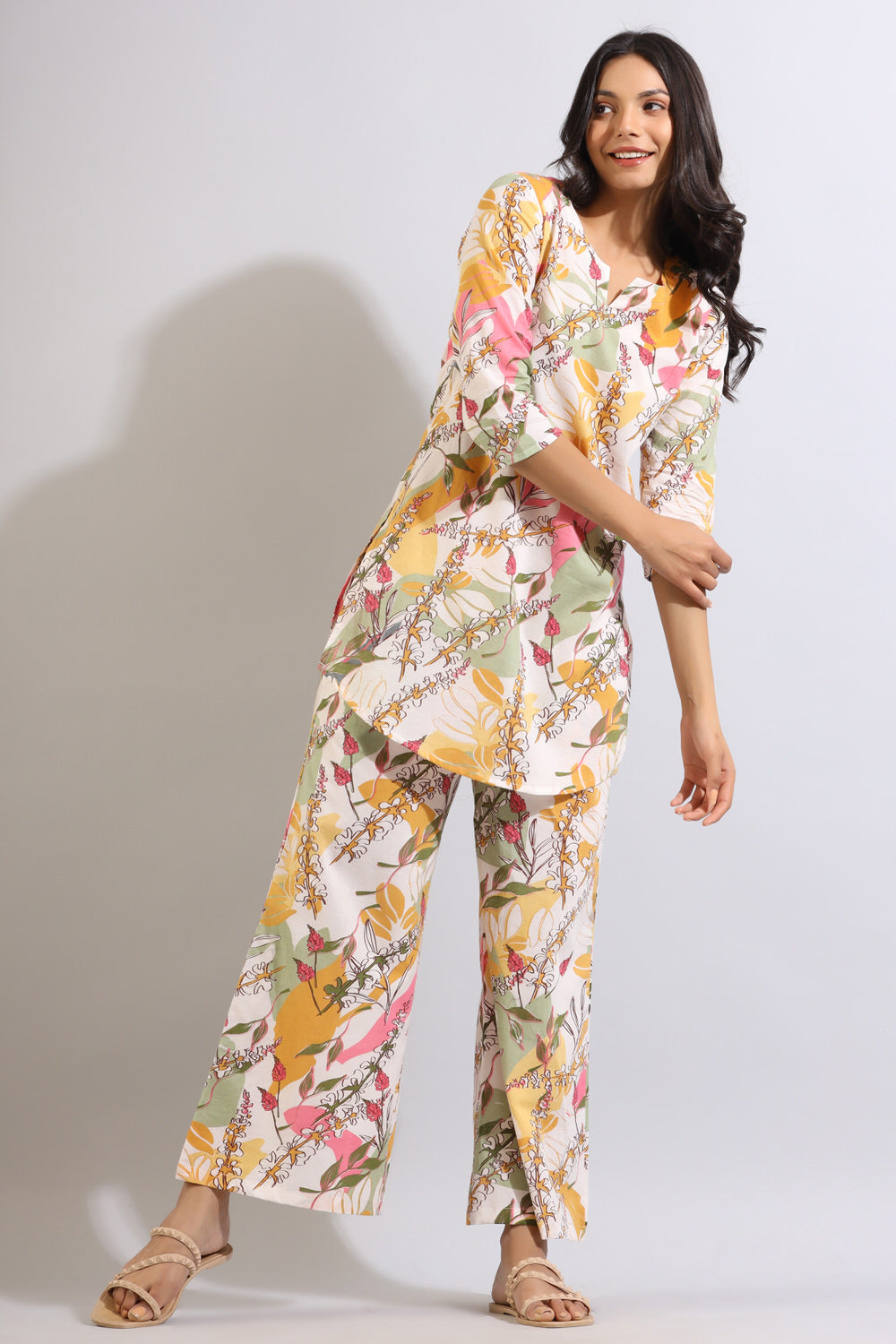 Abstract Leaves on Off-white Cotton Loungewear Set
