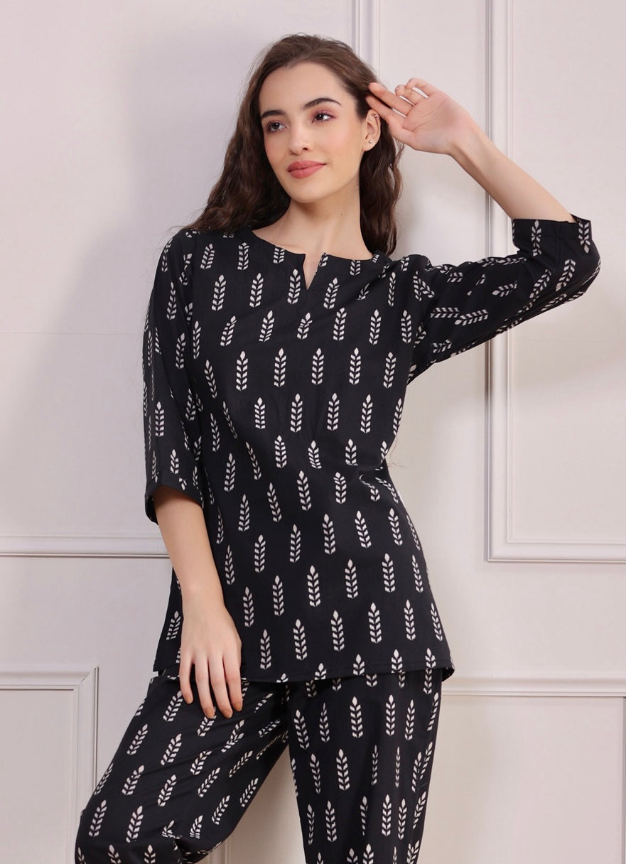 Minimalist Motif On Black Loungewear